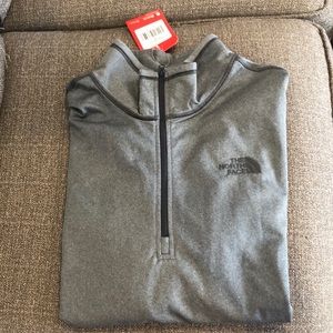 Men’s North Face 1/4 zip long sleeve pullover
